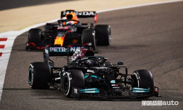 F1 Gp Bahrain, vittoria per Hamilton e la Mercedes