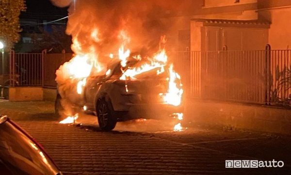 Hyundai Tucson rischio d'incendio, perché un'auto va a fuoco