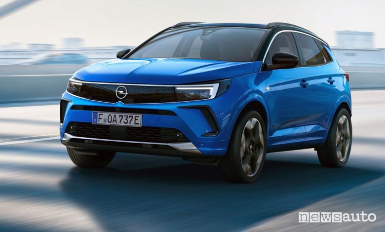 Nuovo Opel Grandland Hybrid4 2022