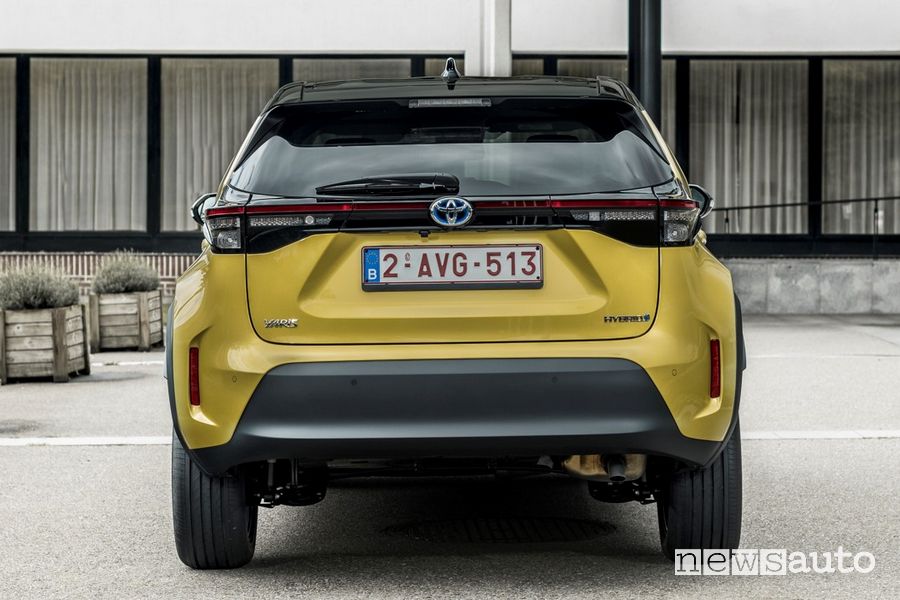 Posteriore nuova Toyota Yaris Cross Elegance