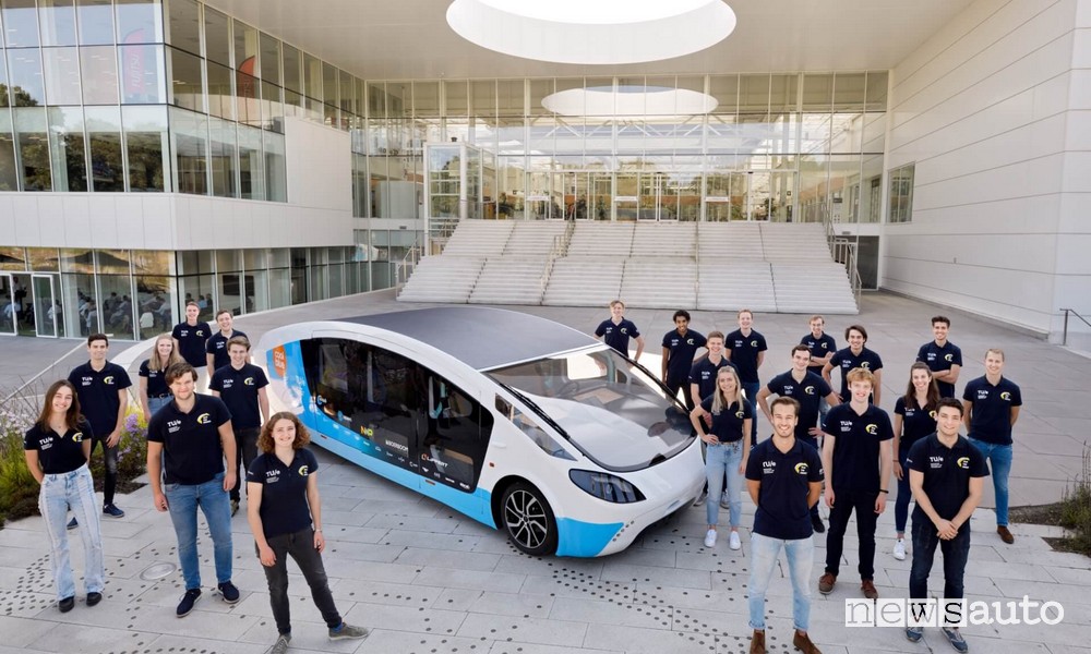 auto su ruote autosufficiente, camper elettrico "Stella Vita" il team che lo ha sviluppato