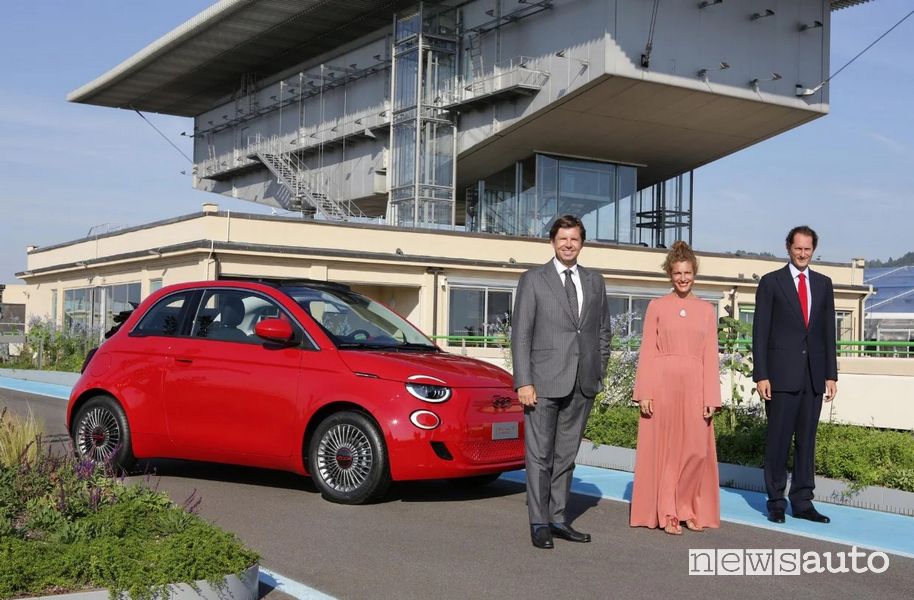 John e Ginevra Elkann con Olivier Francois all'inaugurazione della Pista 500 al Lingotto