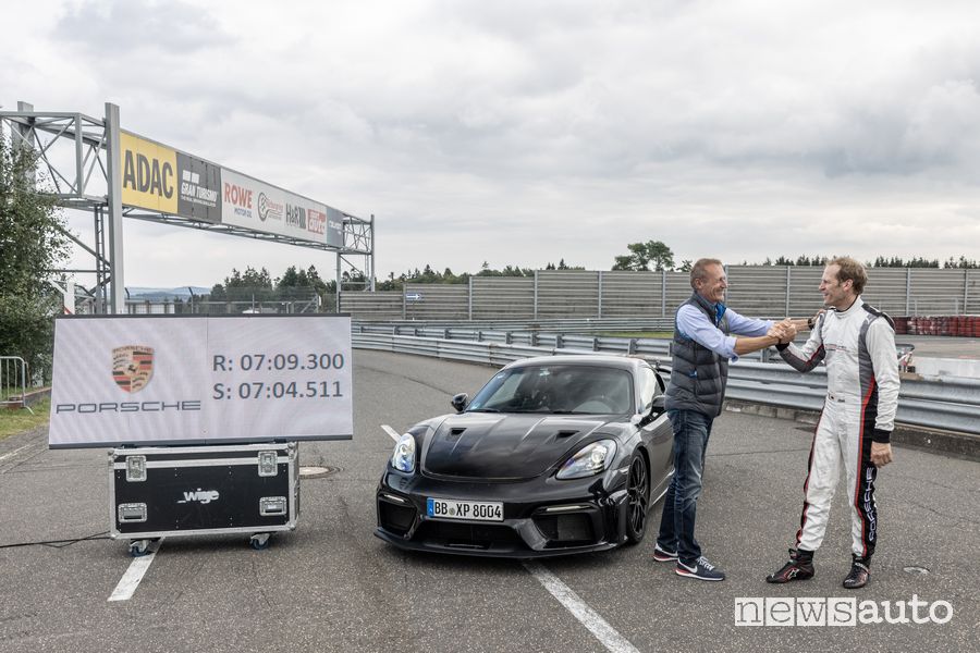 Jörg Bergmeister records at the Nürburgring with the Porsche 718 Cayman GT4 RS
