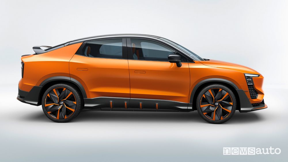 Vista laterale Aiways U6 SUV Coupé elettrico