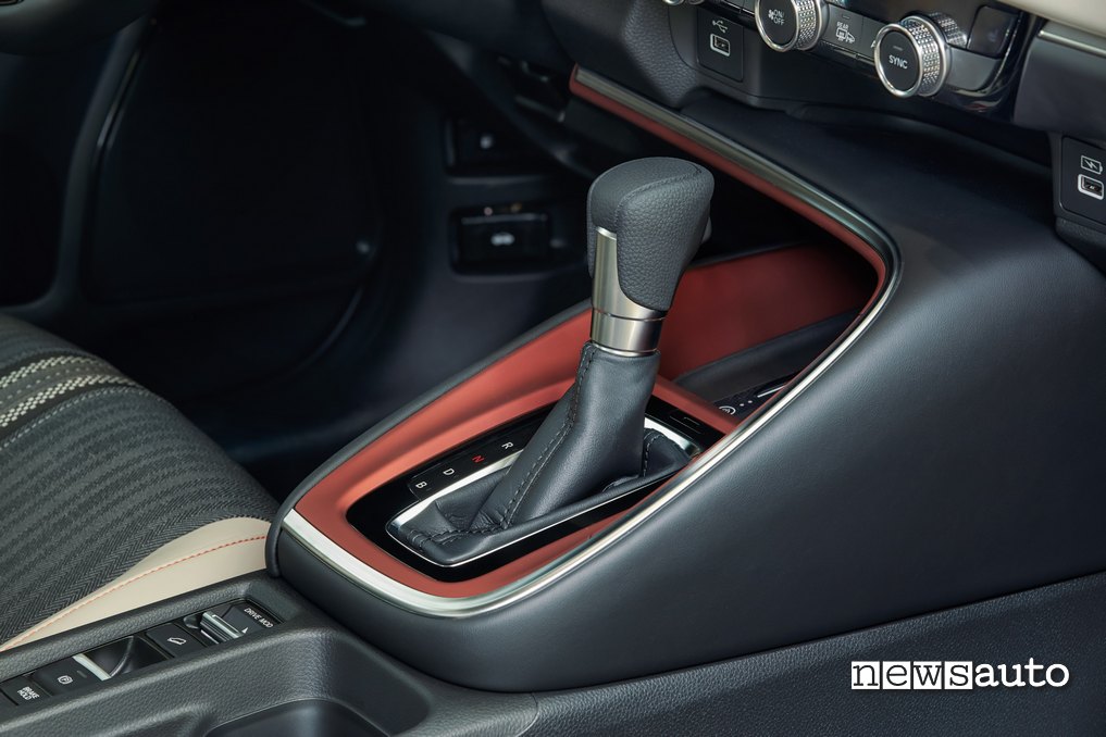 Honda HR-V and: HEV gear lever
