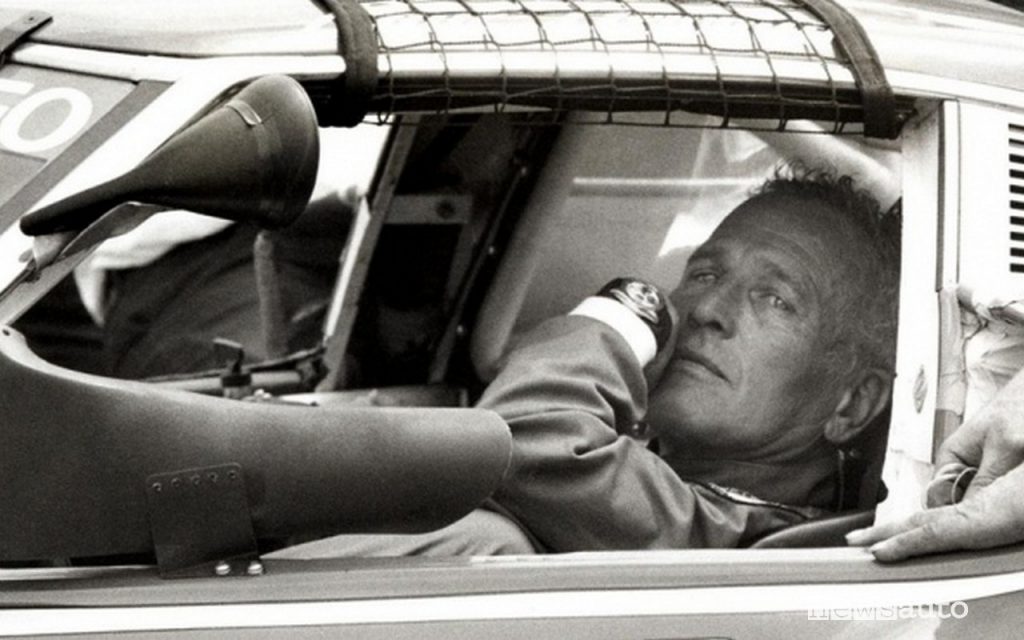 Paul Newman a bordo della sua auto sportiva. gentlemen driver