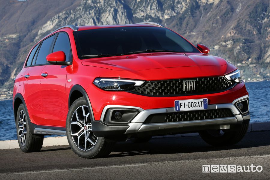 Fiat (Tipo) RED Cross Station Wagon profile view