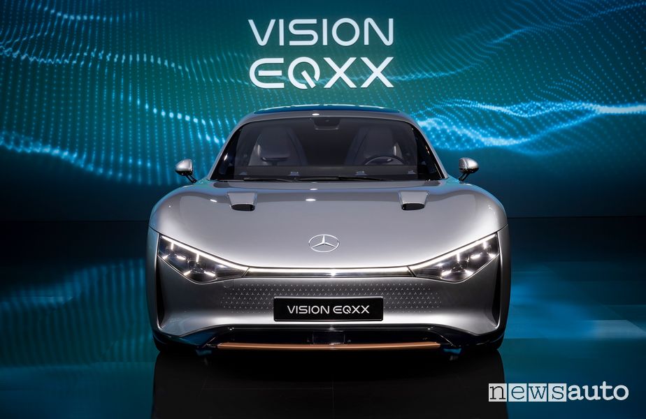 Frontale Mercedes-Benz Vision EQXX al CES 2022