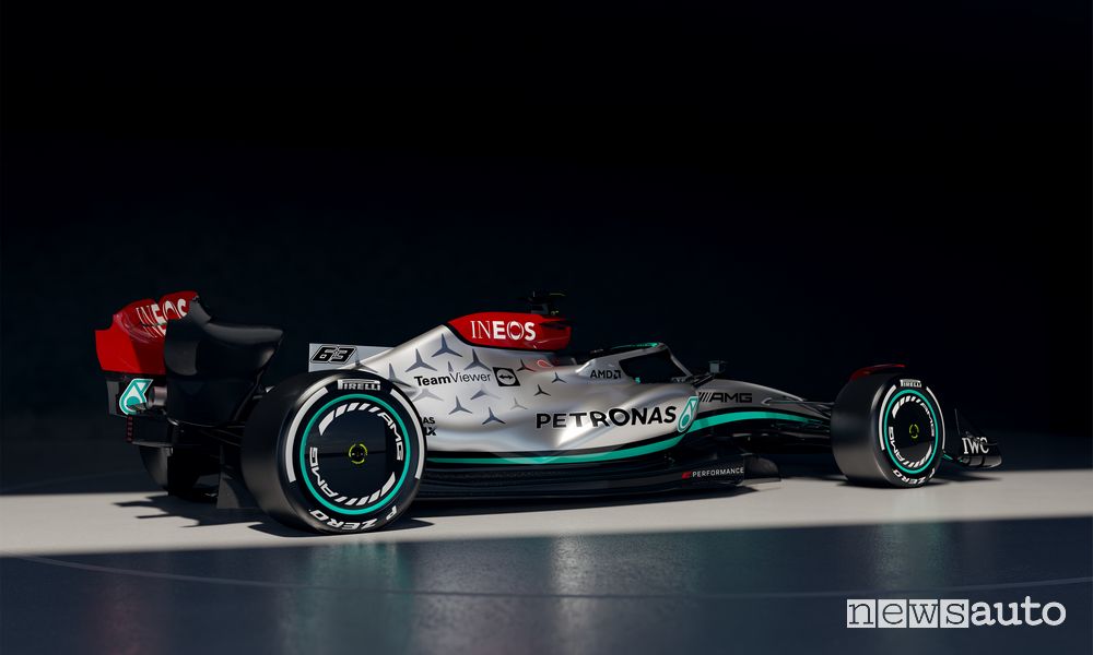 Vista posteriore Mercedes-AMG F1 W13 E Performance 2022