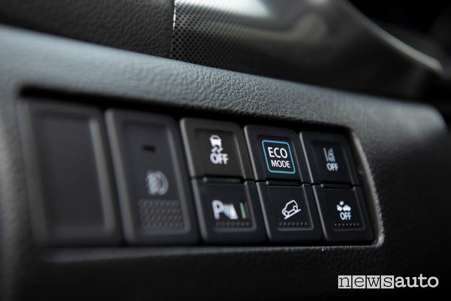 Comandi ECO MODE e ADAS abitacolo Suzuki Vitara Hybrid 140V