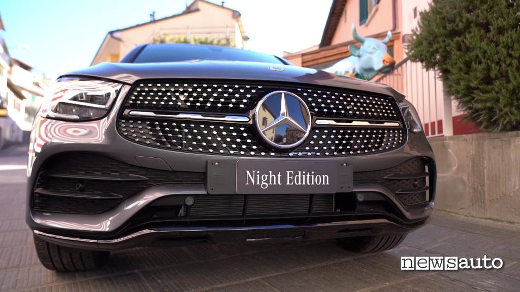 Vista frontale Mercedes GLC Coupé Night Edition Plus