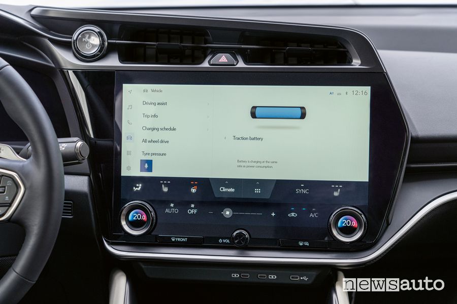 Info carica batteria display infotainment Lexus RZ 450e