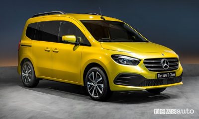 Vista di profilo Mercedes-Benz Classe T