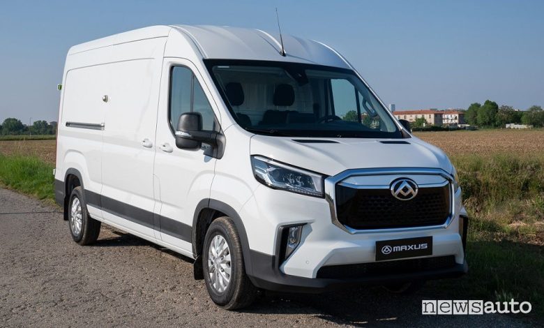 Vista di profilo furgone elettrico Maxus eD9