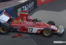 Leclerc incidente a Monaco con la Ferrari di Lauda, il video