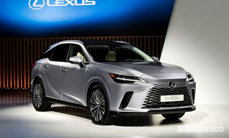 Vista di profilo nuovo Lexus RX 450h+