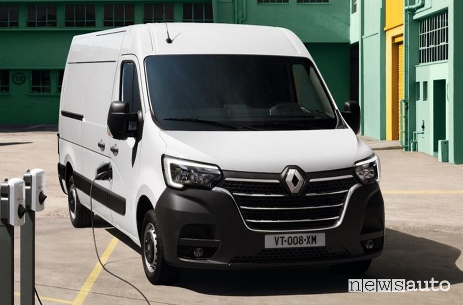 Renault Master Van E-Tech Electric 52 kWh in ricarica