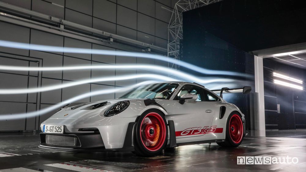 Porsche 911 GT3 RS prova aerodinamica