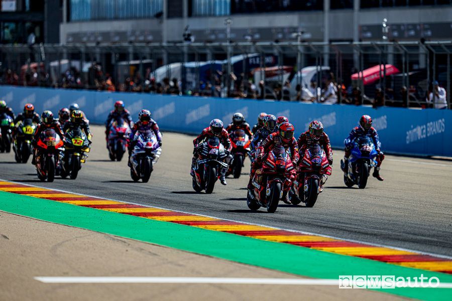 Partenza della gara di MotoGP 2022 GP d' Aragon