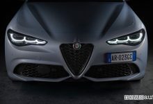 Alfa Romeo Giulia 2023 fari a Led firma luminosa