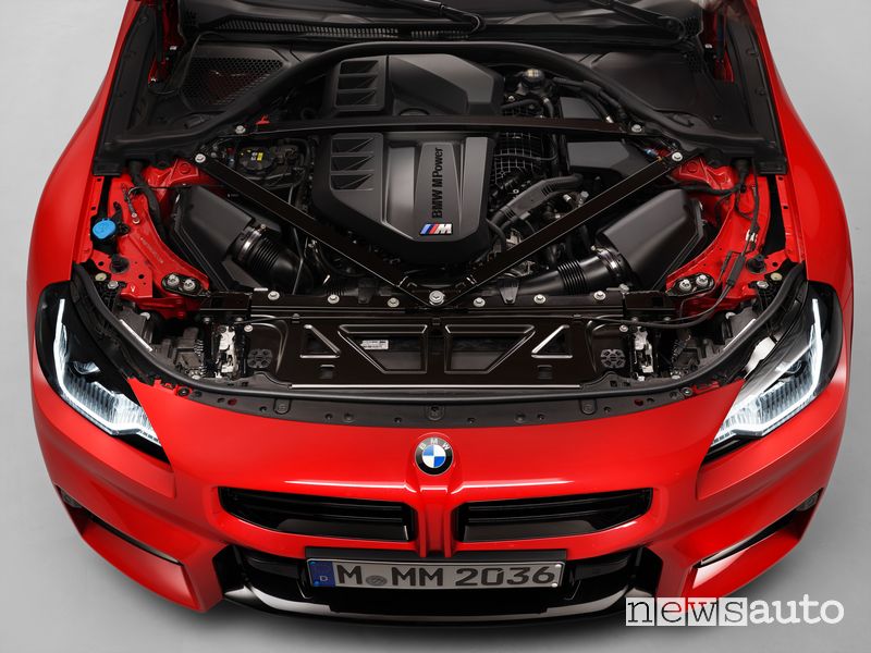 Nuova BMW M2 vano motore