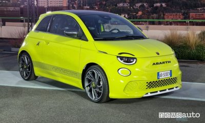 Abarth 500e elettrica anteriore 3/4 Torino Mirafiori