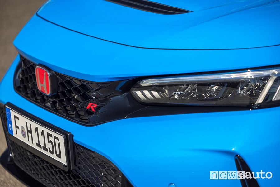 Nuova Honda Civic Type R Racing blue faro anteriore firma luminosa