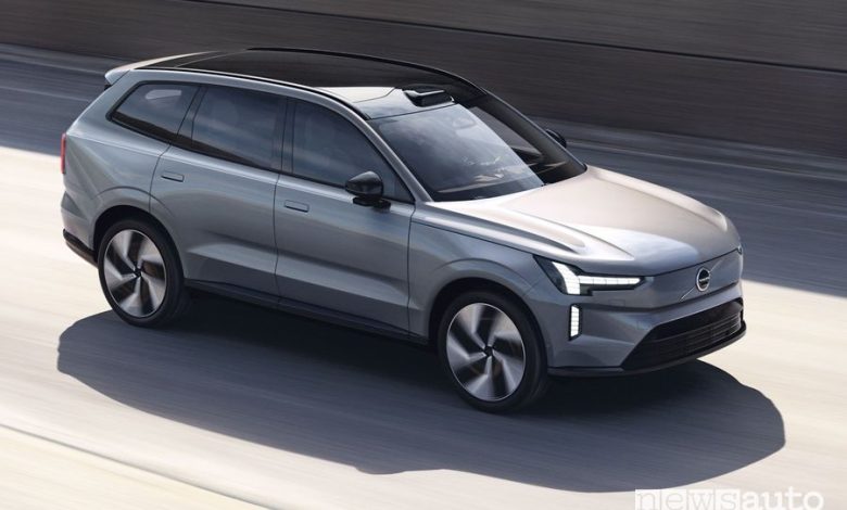 Volvo EX90 anteriore 3/4 su strada