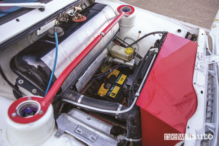 Fiat 127 Top elaborata livrea Alitalia vano cofano anteriore