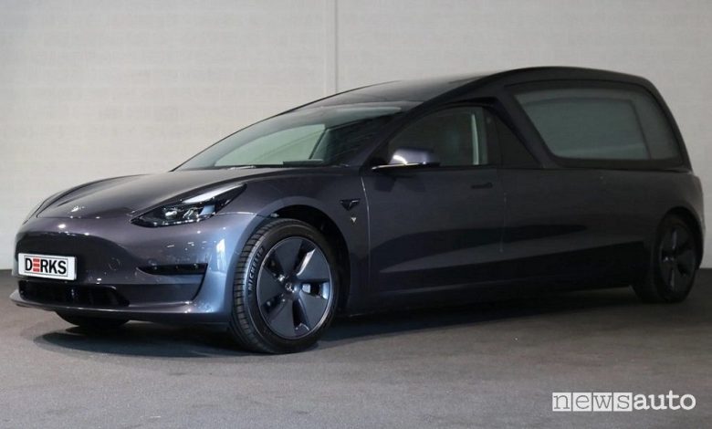 Carro funebre elettrico Tesla