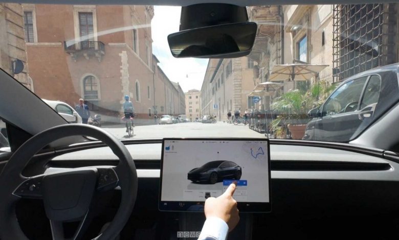 Tesla Full Self-Driving in azione a Roma