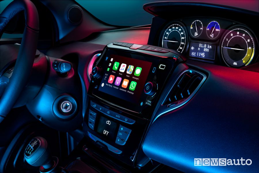 Lancia Ypsilon 2023 display infotainment Apple CarPlay