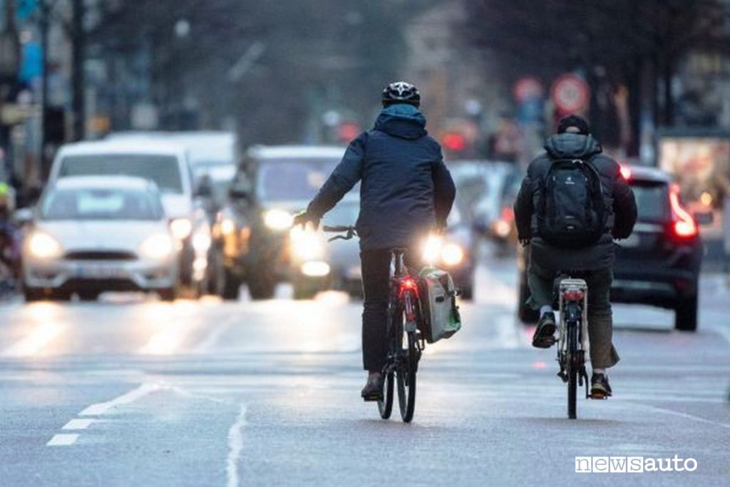 Codice della Strada sorpasso biciclette