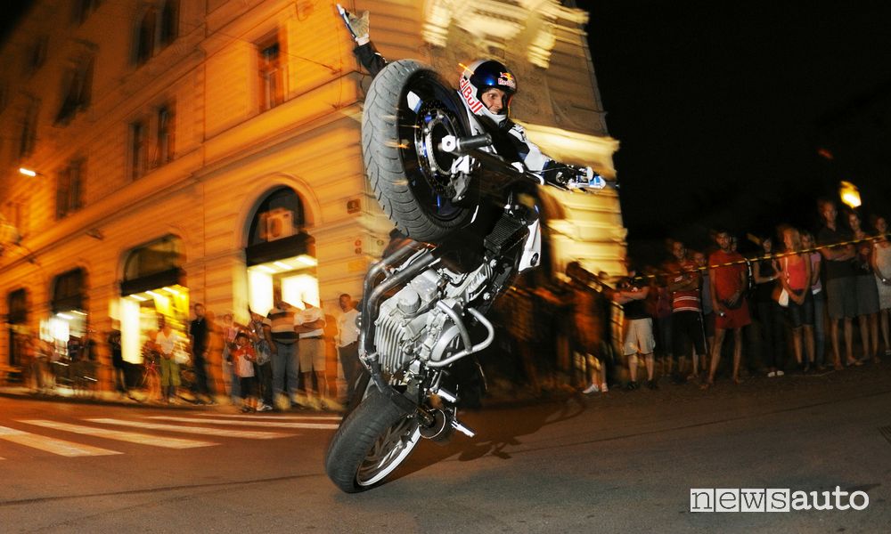 Chriss Pffeifer, un vero “ballerino della moto”, uno tra i migliori al mondo street biker che si è tolto la vita,