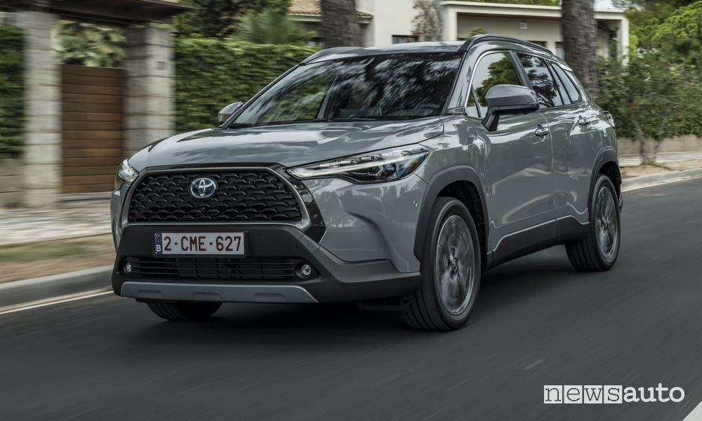 Toyota Corolla Cross 1.8 Hybrid, caratteristiche e prezzo