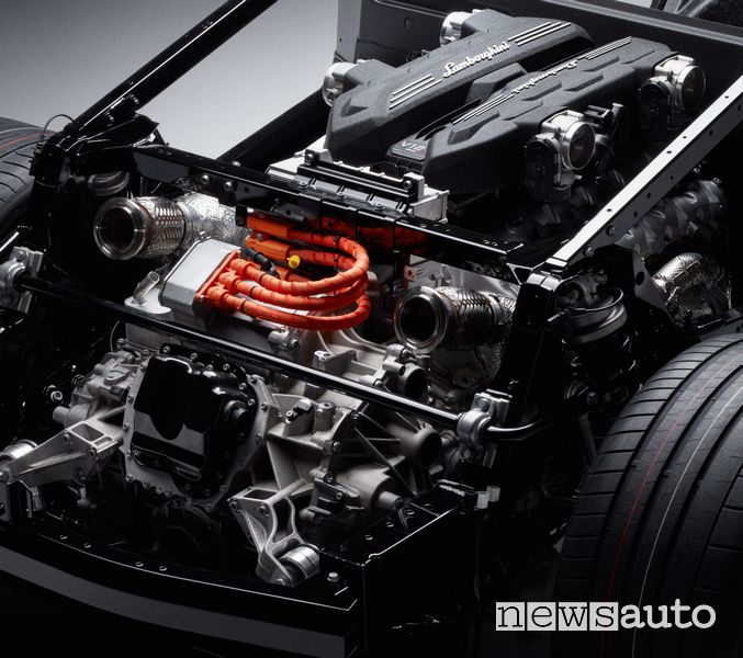 Lamborghini trazione ibrida plug-in motore elettrico anteriore