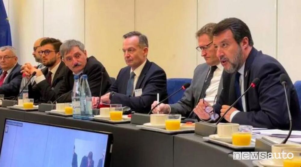 Matteo Salvini al vertice di Strasburgo contro lo Stop del 2035