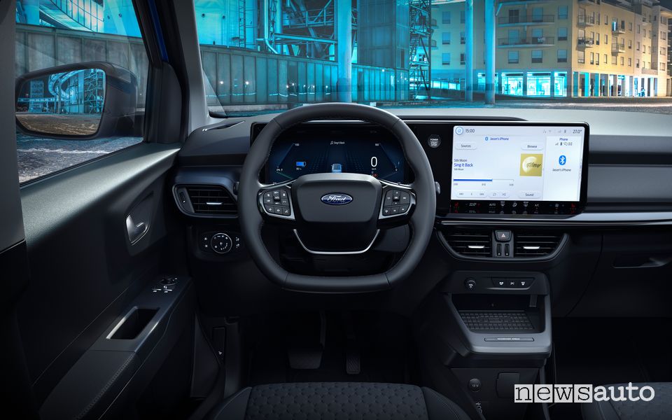 Nuovo Ford E-Transit Courier EV volante abitacolo