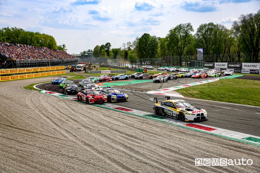 Partenza 3 ore di Monza GT World Challenge 2023