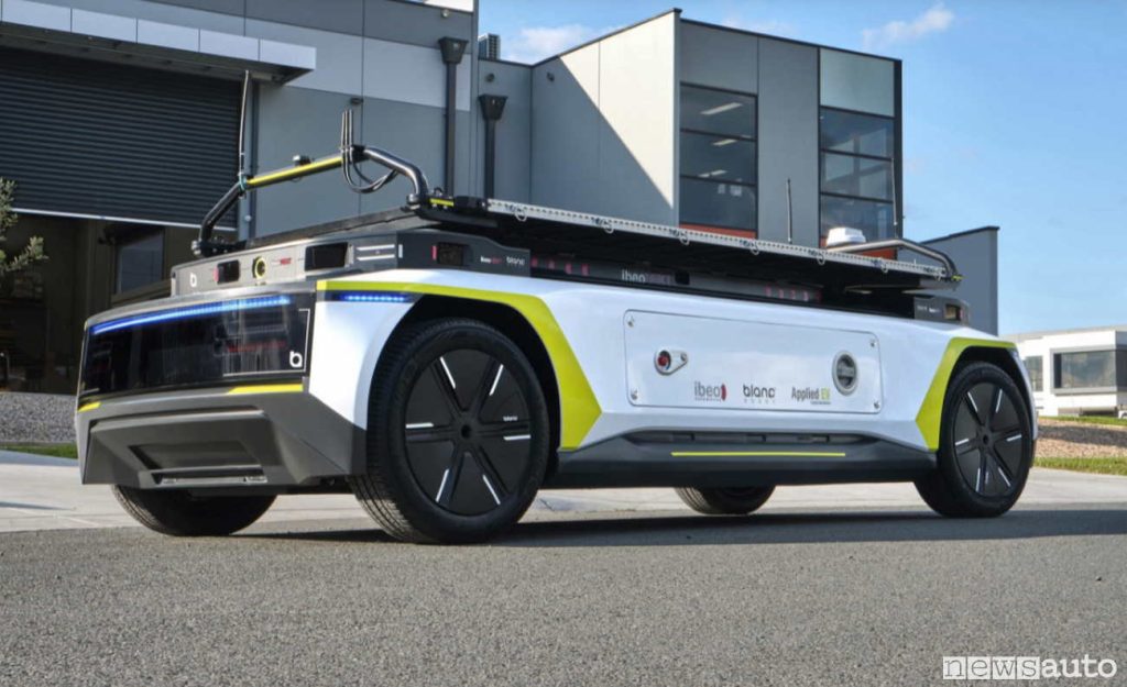 Il veicolo autonomo Blanc Robot di   l'Applied EV di Melbourne e il suo 