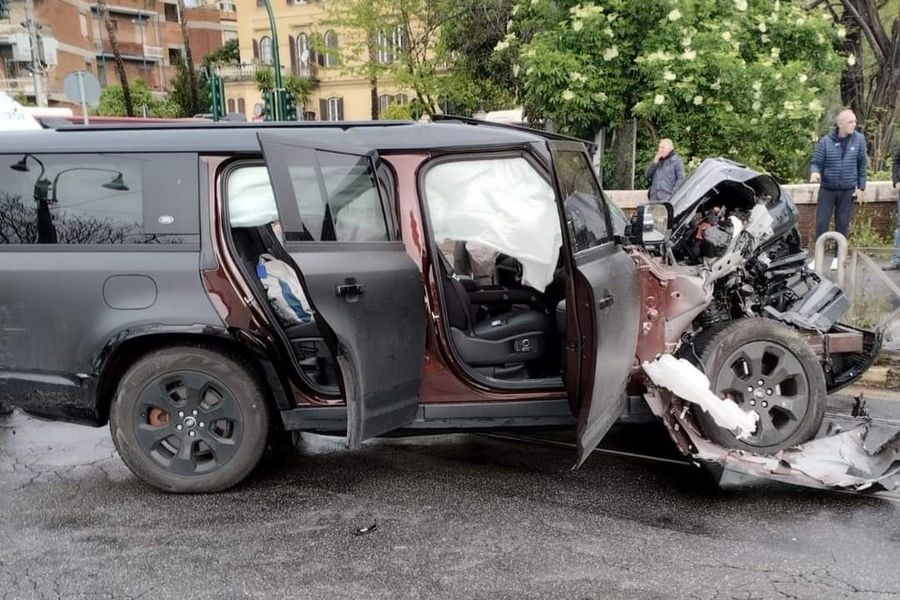 Incidente a Roma Immobile Land Rover Defender, ipotesi cause