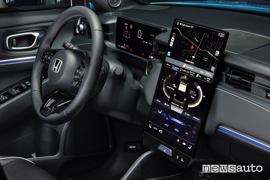 Honda e:Ny1 display infotainment verticale da 15.1"