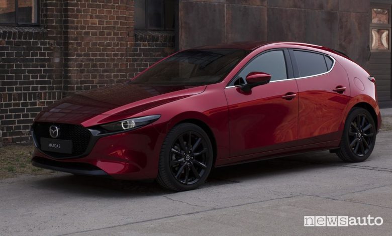 Mazda3 2024 Soul Red Crystal anteriore 3/4