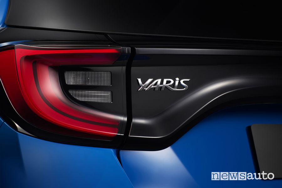 Toyota Yaris 2024 Premiere Edition faro posteriore