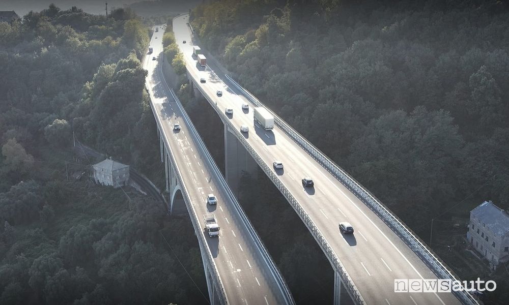 Droni in autostrada immagini del traffico in tempo reale