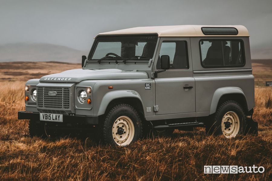 Land Rover Defender Works V8 Islay Edition anteriore 3/4