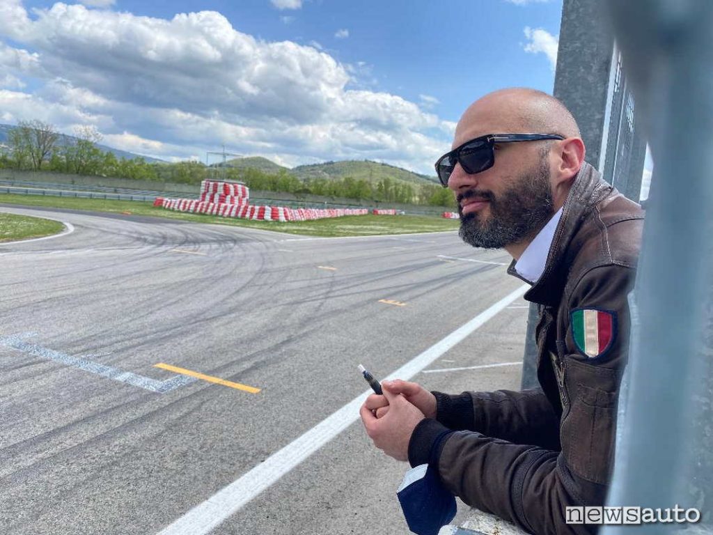 L'On Riccardo Augusto Marchetti sulla pista di Magione (Perugia) per la sicurezza stradale con corsi di guisa sicura