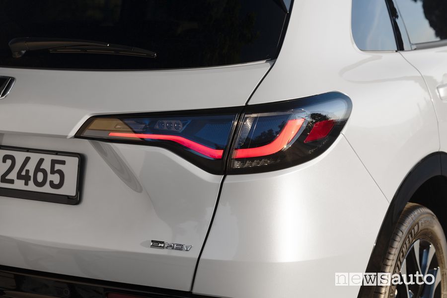 Honda ZR-V e:HEV Advance faro posteriore