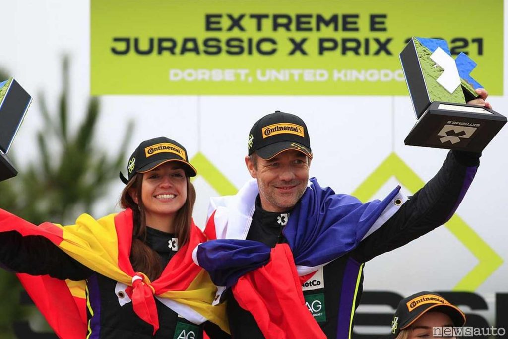 Il nove volte vincitore del World Rally Championship Sebastien Loeb e la vincitrice della tappa del Dakar Rally Cristina Gutierrezi 
vincitori del  titolo Extreme E 2022.