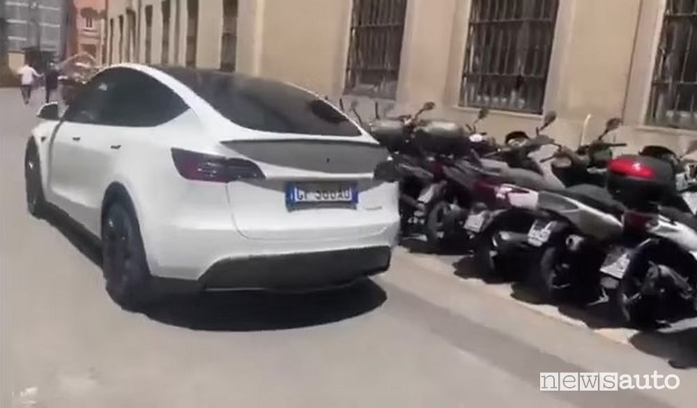 Musk arrived in Rome aboard a Model Y